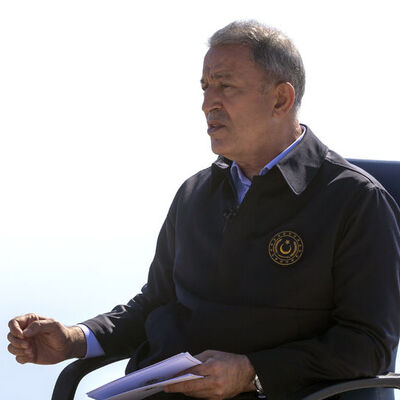 Bakan Akar: Yunan komşularımız NATO'daki görüşmeleri yavaşlatıyor