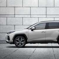 Japon marka rakibini 'kopyaladı'