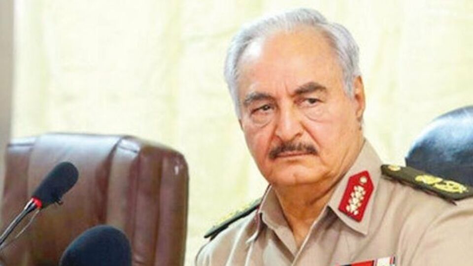 Hafter, petrole uyguladığı blokajı kaldırdı