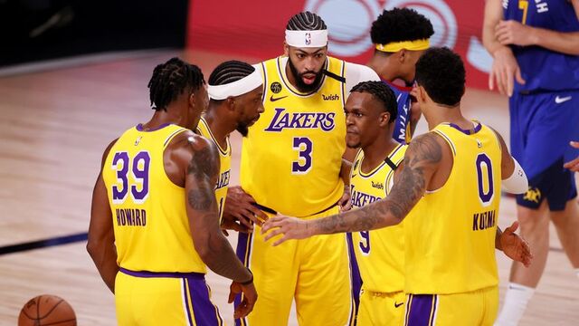 Lakers galibiyetle başladı!