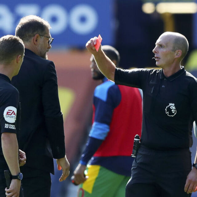 Bilic atıldı, Everton farklı kazandı