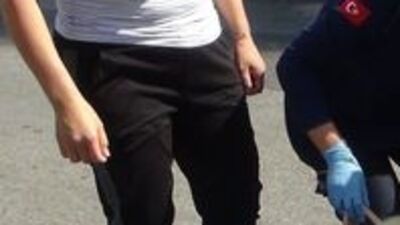 Genç kıza çarptı! İkisi de şoka girdi!