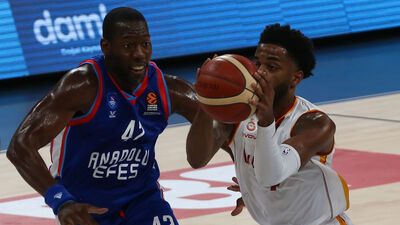 Anadolu Efes'ten farklı galibiyet!