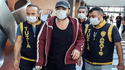 Halil Sezai'ye ceza Enes Batur'a ödül