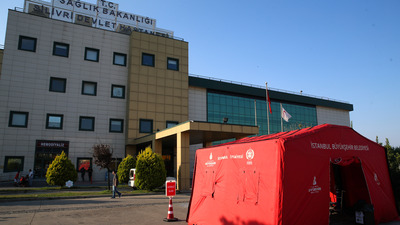 Eşi ve yanındaki kişiye kurşun yağdırdı!