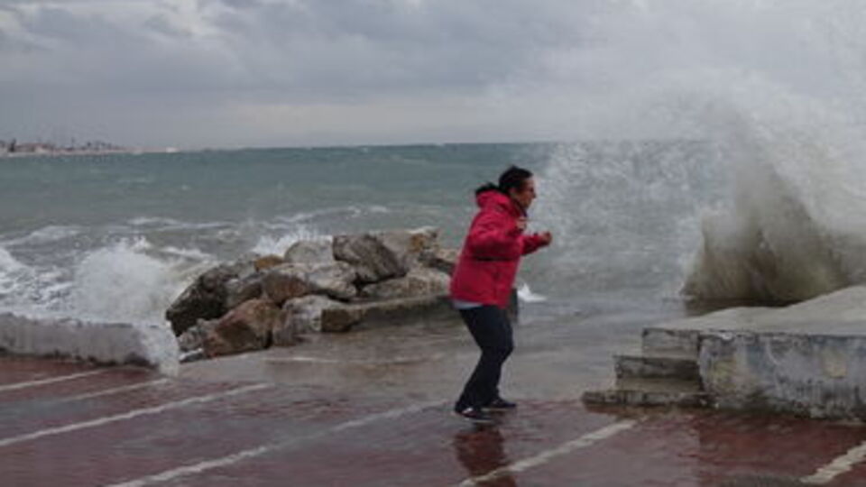 Meteoroloji'den kuvvetli rüzgar uyarısı