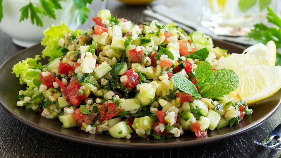 Bulgur salatası için pratik tarifler