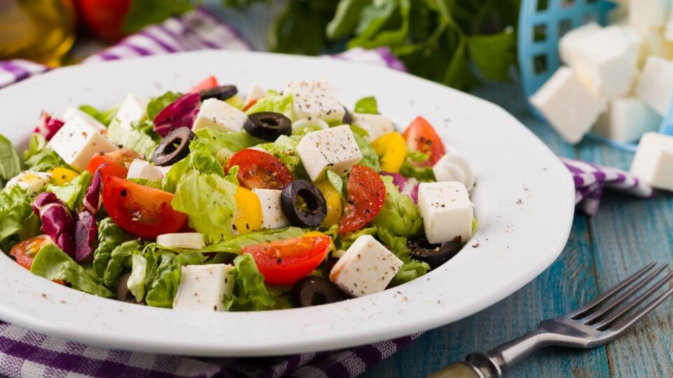 Nefis Akdeniz salatası tarifi ve püf noktaları