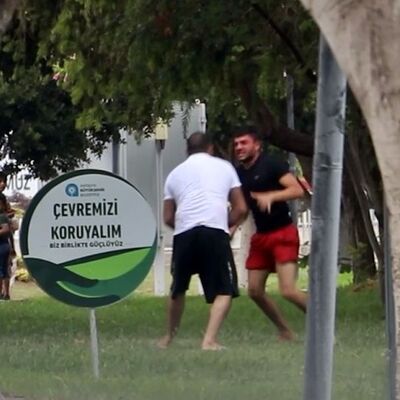 Dinlene dinlene kavga ettiler! "Karışmayın aile içi!"