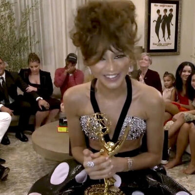 Koronavirüs onları da etkiledi! Böyle ödül töreni görülmedi...