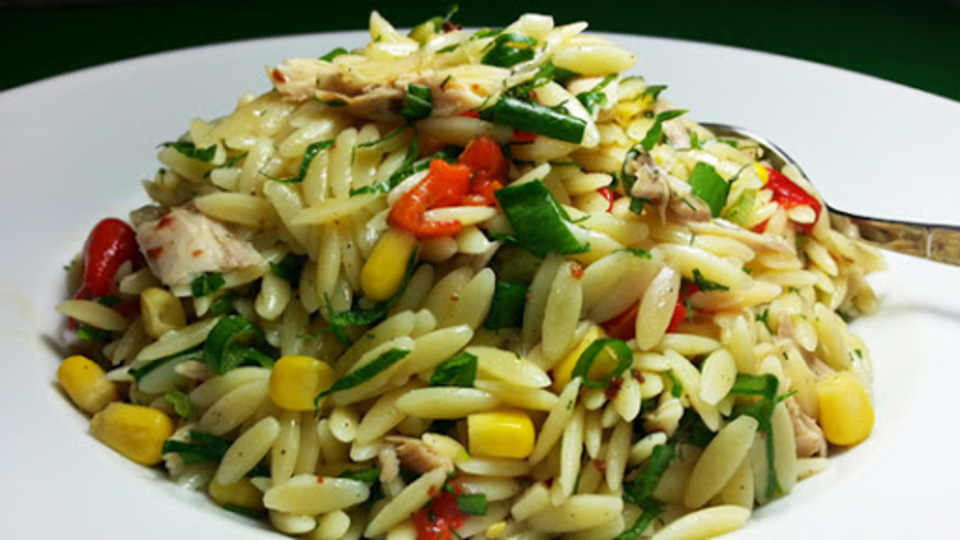 Arpa şehriye salatası yapımı ve püf noktaları