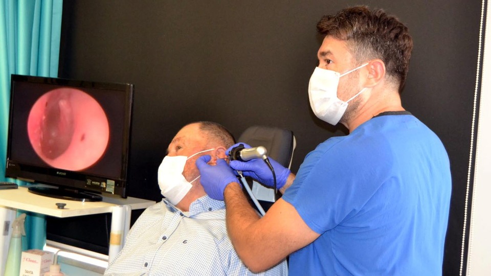 Böylesi görülmedi! Kulağından canlı sinek çıktı!