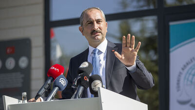 Abdulhamit Gül'den sosyal medya uyarısı