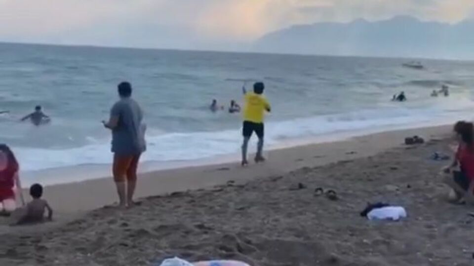 Sahte cankurtaran şakası! Herkes bir anda denizden çıktı