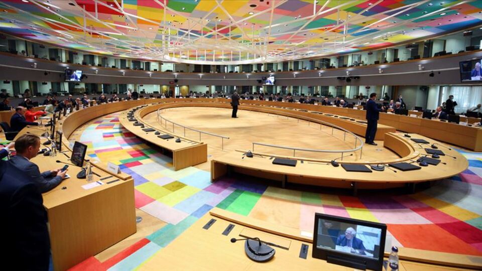 AB Zirvesi ertelendi!