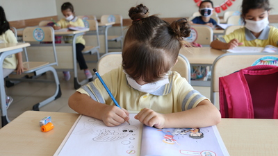 Yüz yüze eğitimdeki öğretmenlere kıyafet uyarısı!