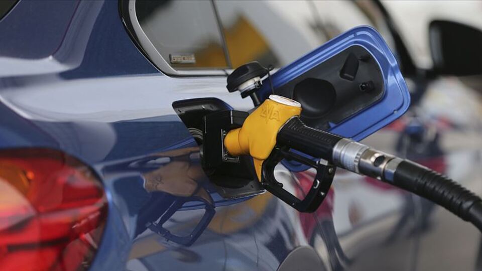 Benzinde indirim bekleniyor