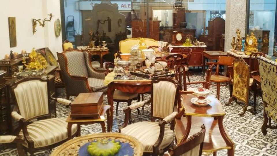 Kadıköy'ün antikacıları tekrar açıldı