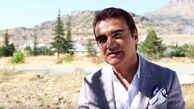 Selahattin Alpay kimdir?