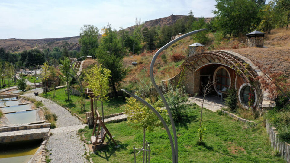 Sivas'ın 'Hobbit evleri'ne pandemi ilgisi
