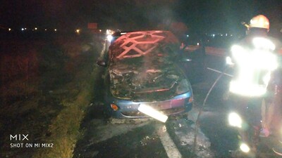 Seyir halindeki araç alev topuna döndü