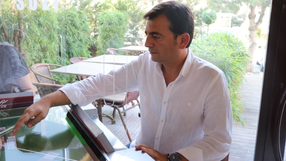 Korona önlemli dijital oyun masası üretti