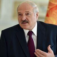 Lukaşenko gösterilere rağmen yemin ederek görevine başladı