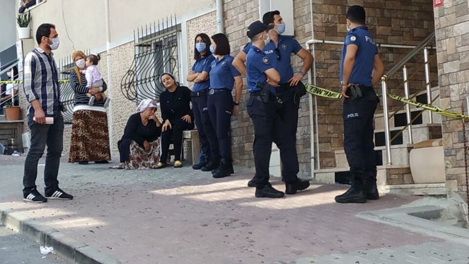 Önce eşini sonra arkadaşını öldürdü!