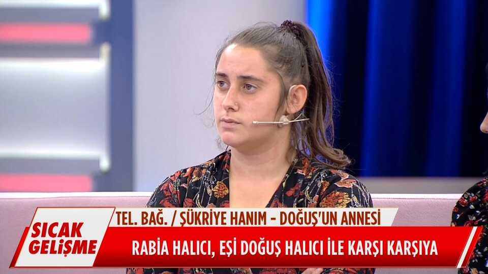 Canlı yayında çocuğunu babasına bıraktı