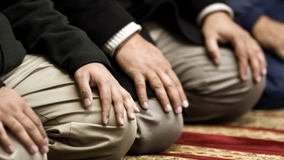 Cuma namazı nasıl kılınır, kaç rekattır?