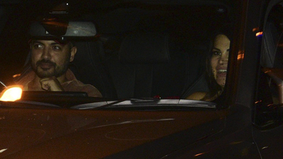 Kız arkadaşıyla sahil turu attı