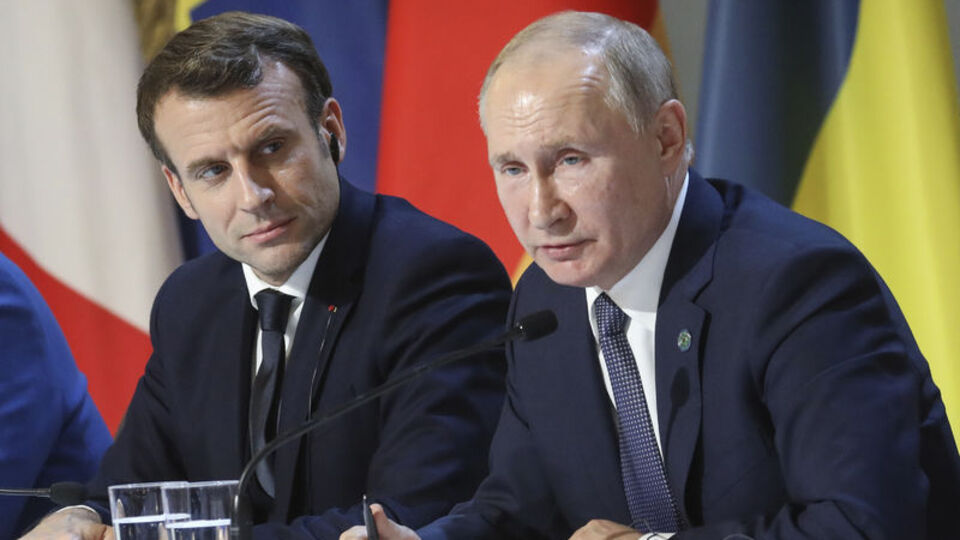 Fransa'da gazetelere 'Putin-Macron' soruşturması