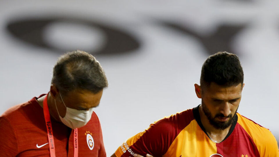 Emre Akbaba derbide yok