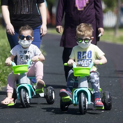 Çocuklar koronavirüsle savaşta neden daha başarılı?