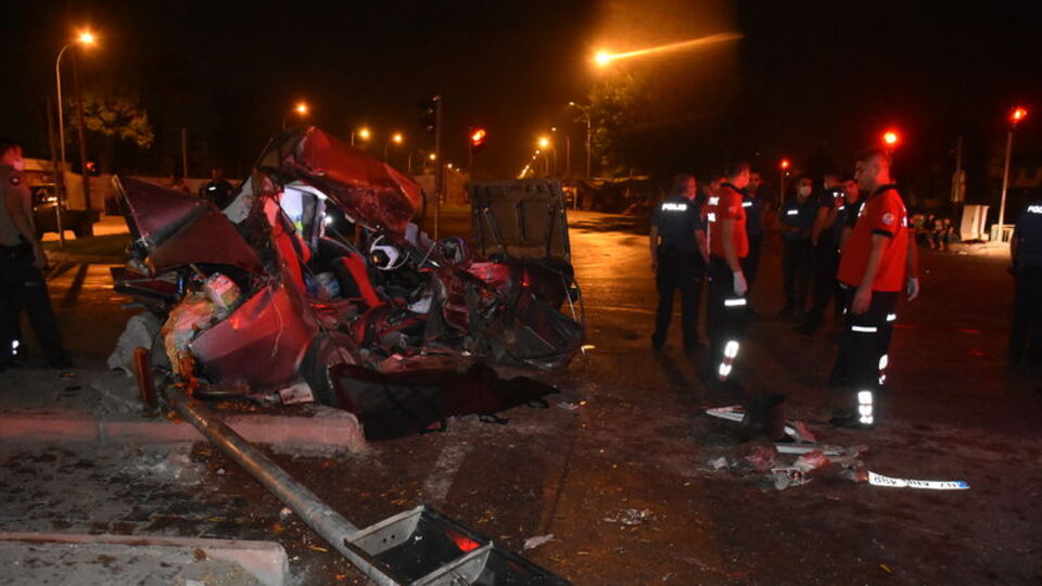 Adana'da feci kaza! Ölü ve yaralılar var