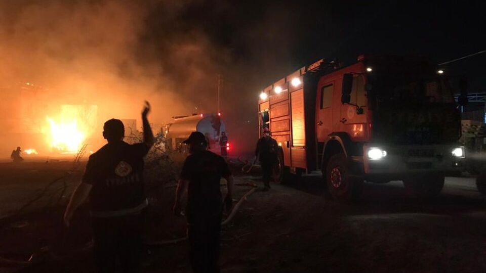 Gebze'de palet fabrikasında yangın