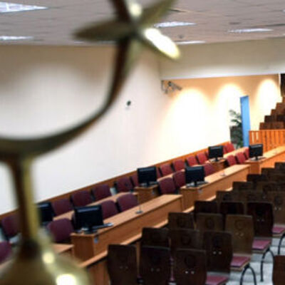 AYM'den belediye başkanlarına vize!