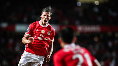 Manchester City, Dias ile anlaştı