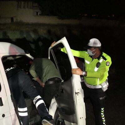 Kontrolden çıktı! Şarampolde durdu! Görenler şoke oldu!