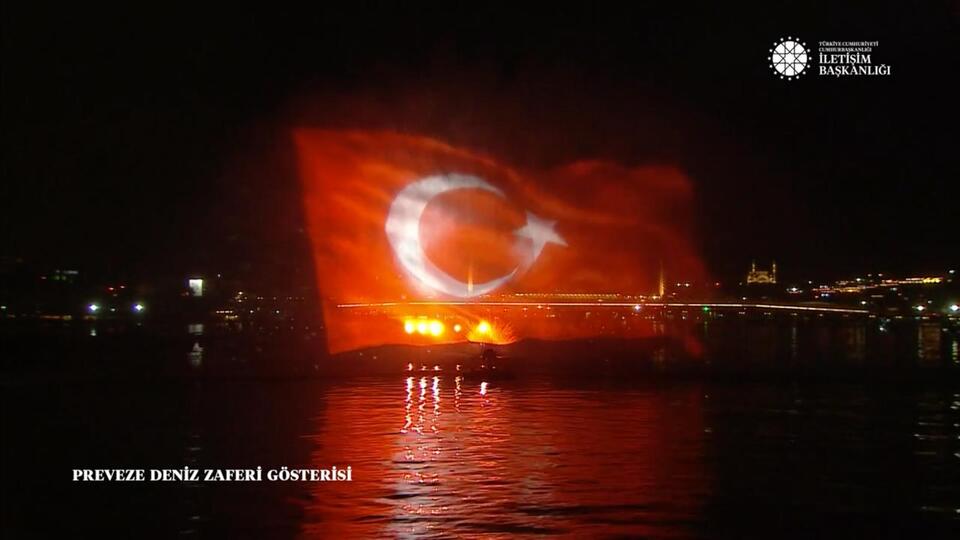 Preveze Deniz Zaferi coşkusu Haliç'te canlandırıldı