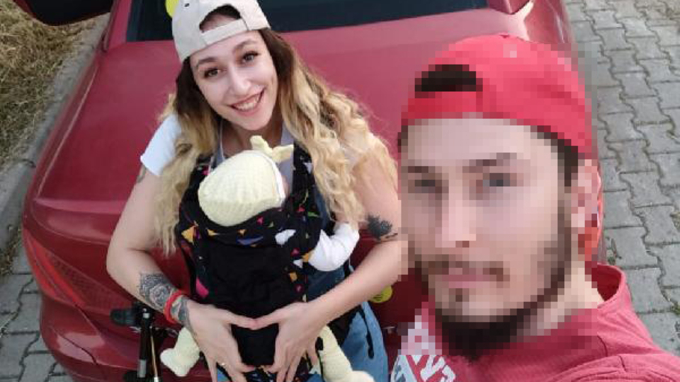 Korkunç iddia: 7 aylık bebeğini 12'nci kattan sarkıttı!