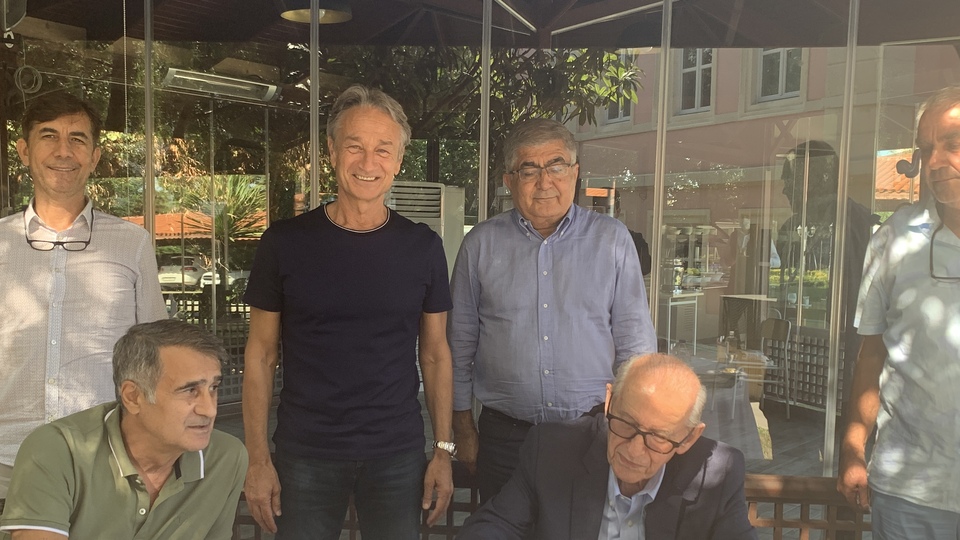 Erzik, Güneş ile bir araya geldi