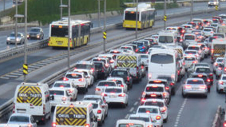 İstanbul'da kademeli mesai başladı