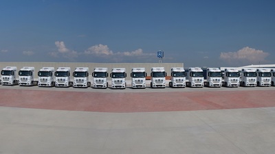 Tek kalemde 300 adet yerli kamyon aldı