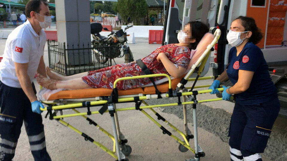 Iraklı baba, tartıştığı kızını bıçakladı!