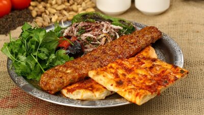 Enfes lezzet Adana kebap için pratik tarif