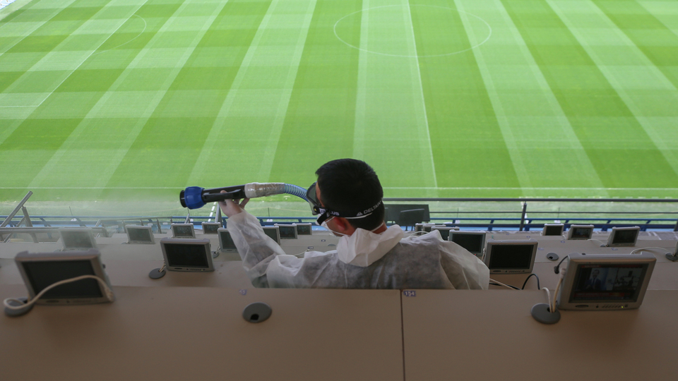 Bakan Koca'dan "seyircili" maç açıklaması!