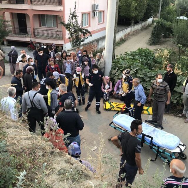 İşçi minibüsü kamyon çarpıştı: 26 yaralı
