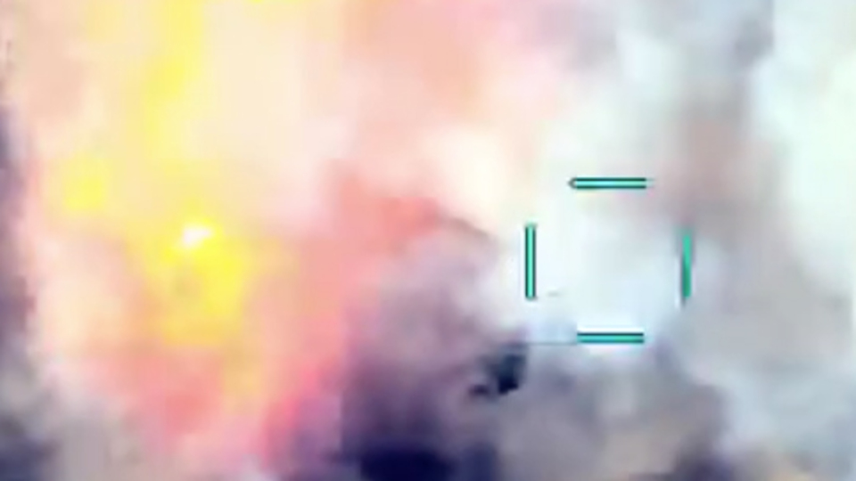 Azerbaycan, Ermenistan'ın tank, top, füze sistemlerini imha etti