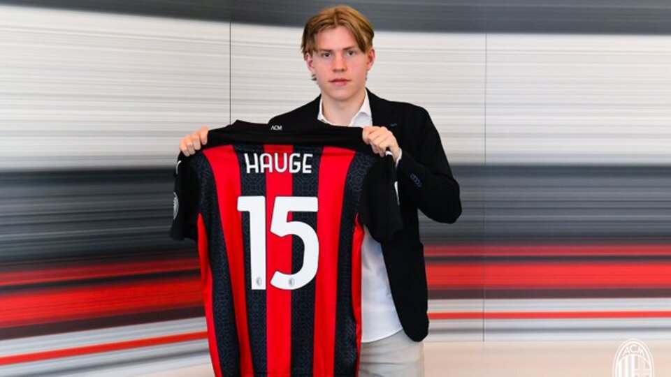 Milan, Hauge'ı transfer etti